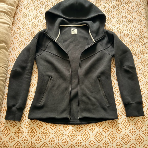 Nike Black Sportswear Tech Fleece Windrunner - Picture 3 of 5